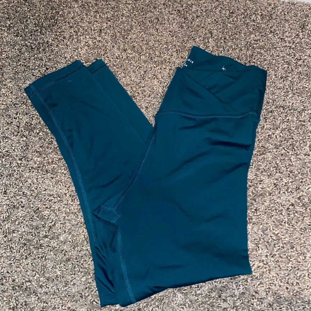 American Eagle crossover leggings. Size medium.
